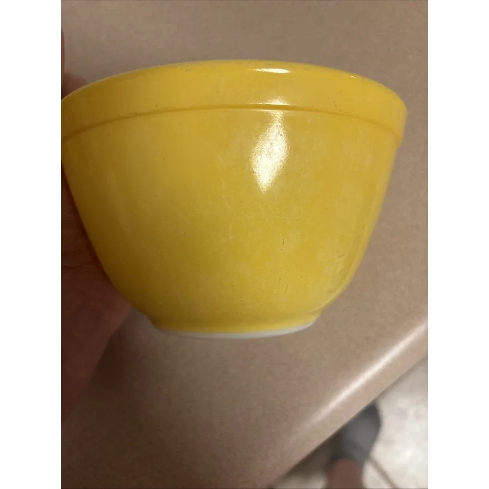 Vintage 1950's Pyrex #401 Primary YELLOW Nesting Mixing Bowl 1 1/2 Pint